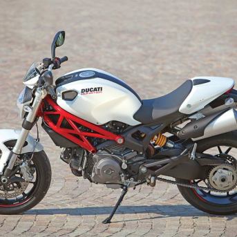 DUCATI Monster 796