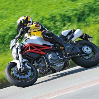 DUCATI Monster 796