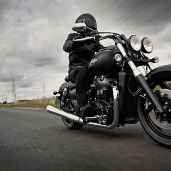 TRIUMPH Thunderbird Storm