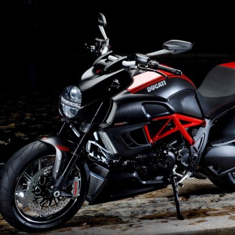 DUCATI Diavel